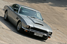 Aston Martin V8 (1975) | Krob
